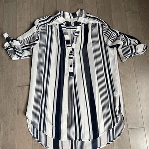 Tacera Sz M short sleeve tunic blouse. Like new